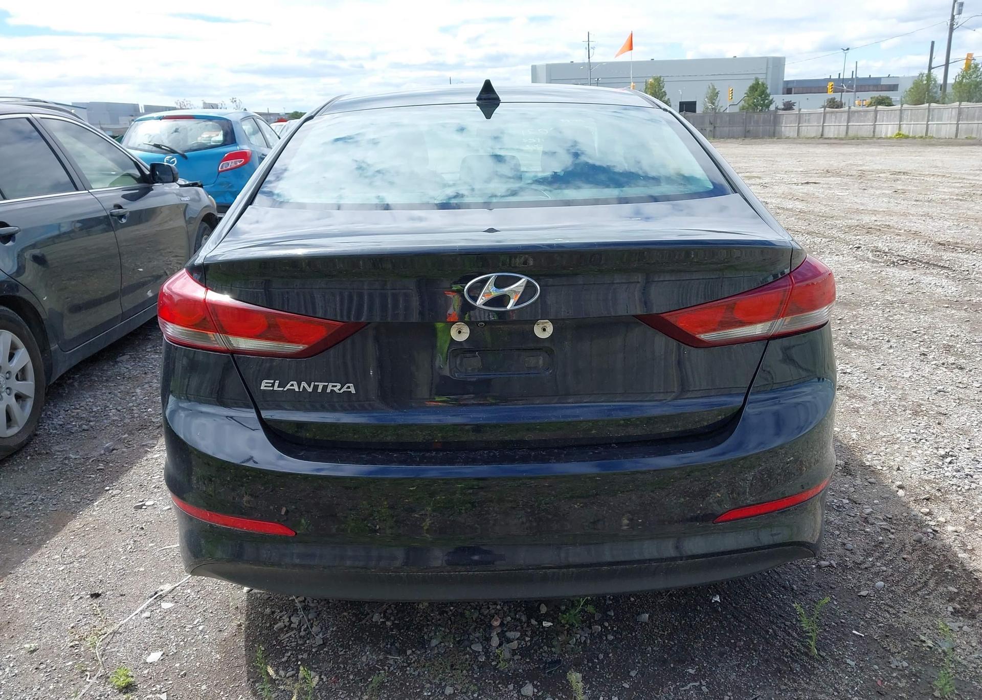 2017 HYUNDAI ELANTRA SE