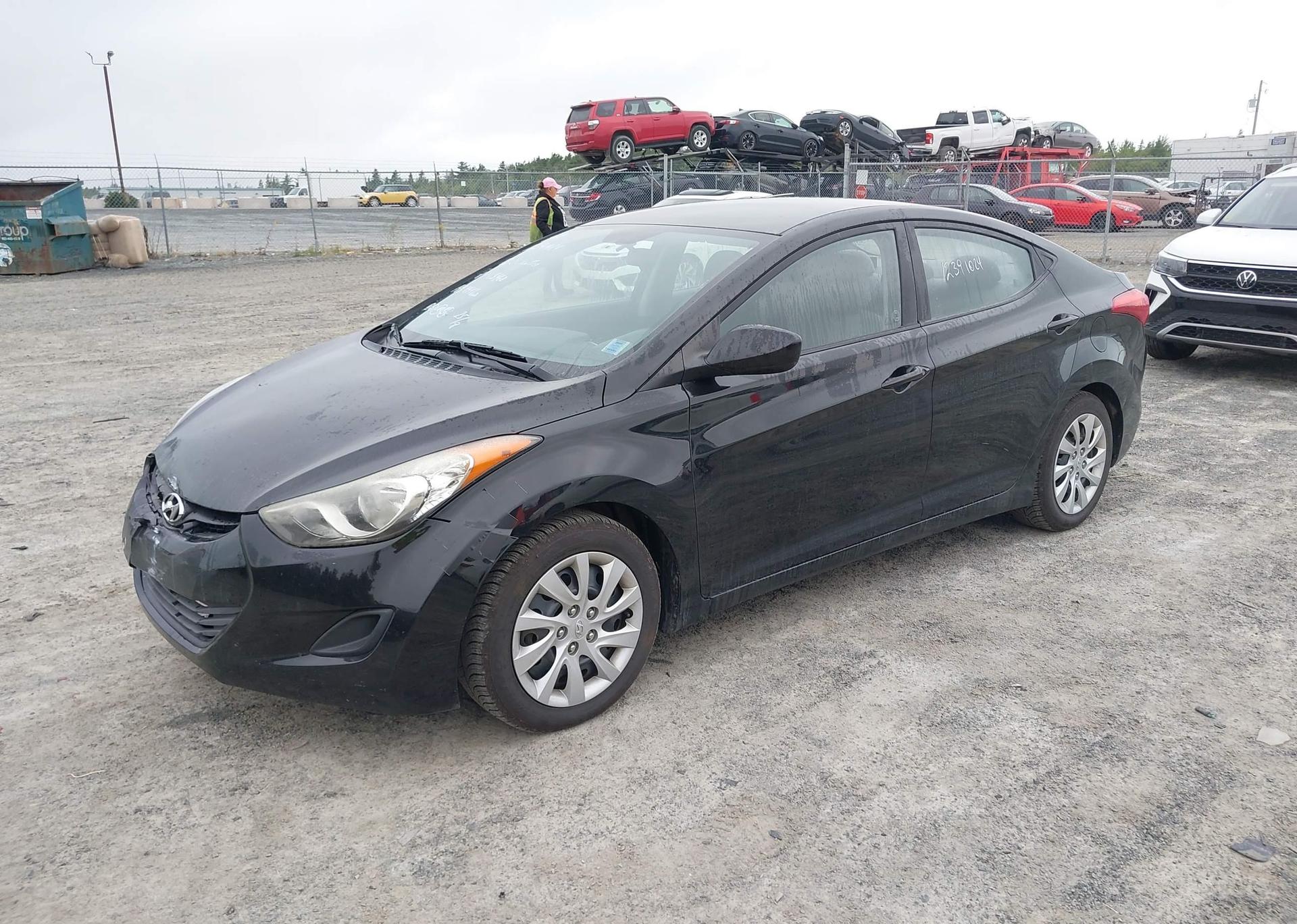 2013 HYUNDAI ELANTRA GL