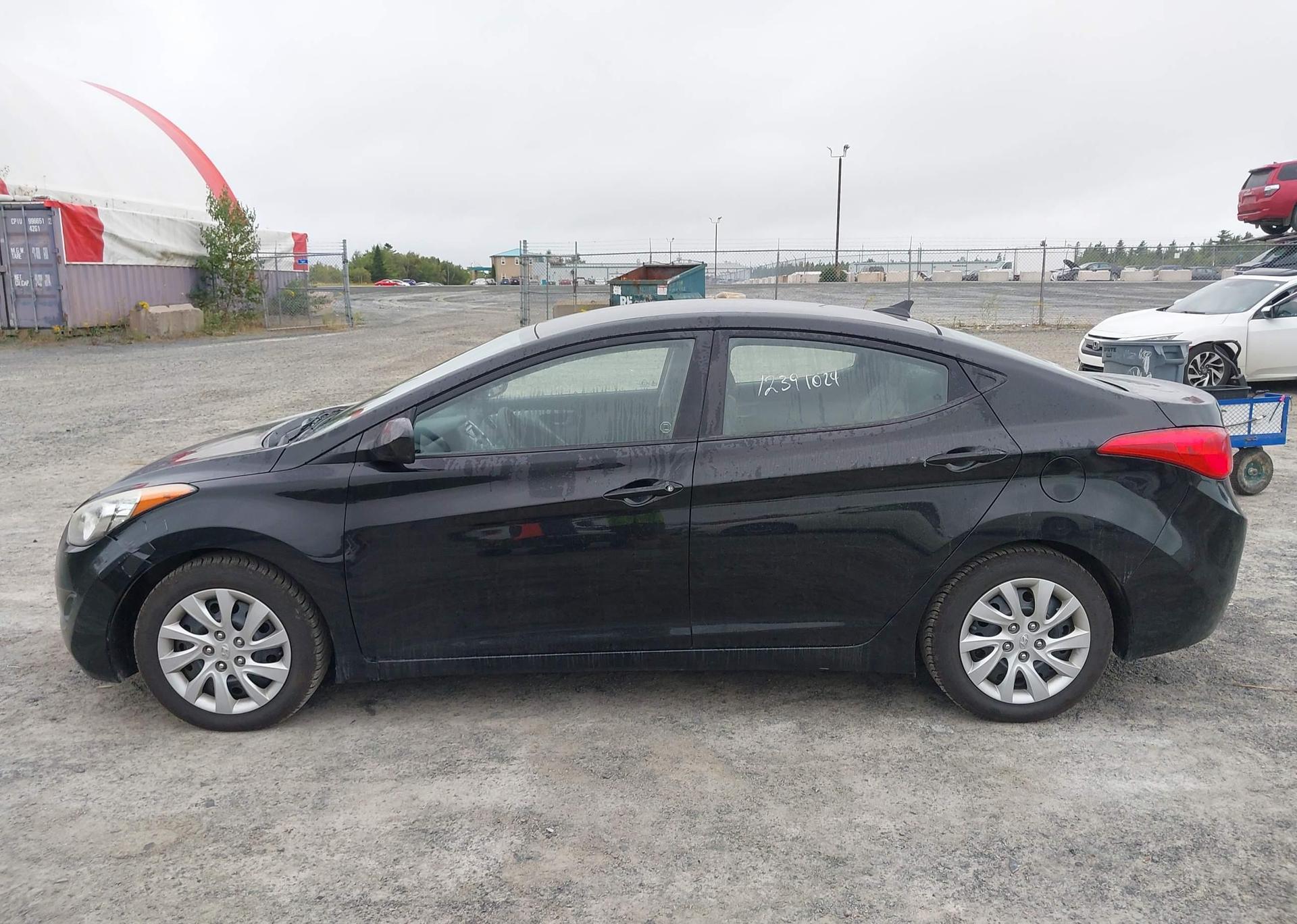 2013 HYUNDAI ELANTRA GL