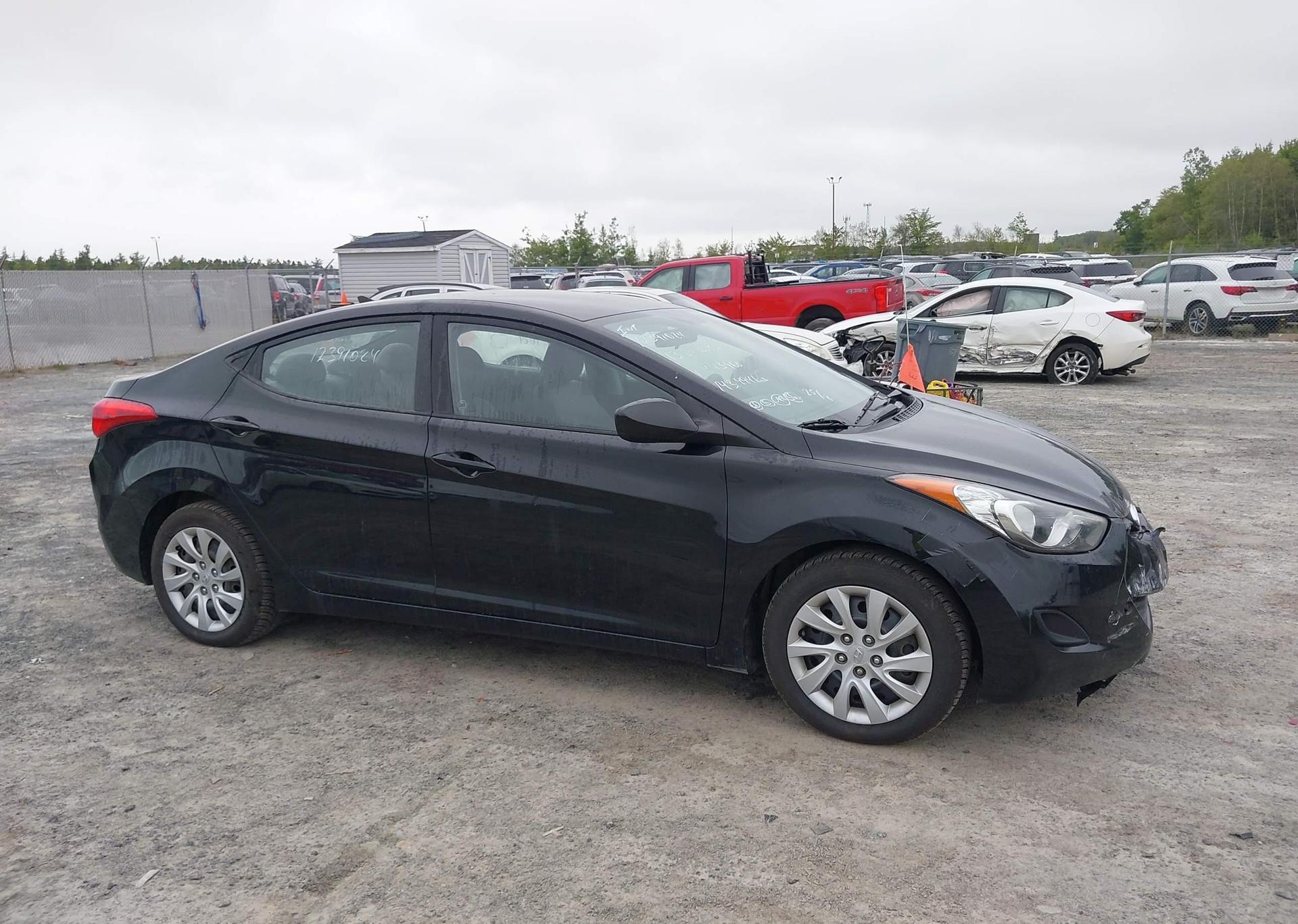 2013 HYUNDAI ELANTRA GL