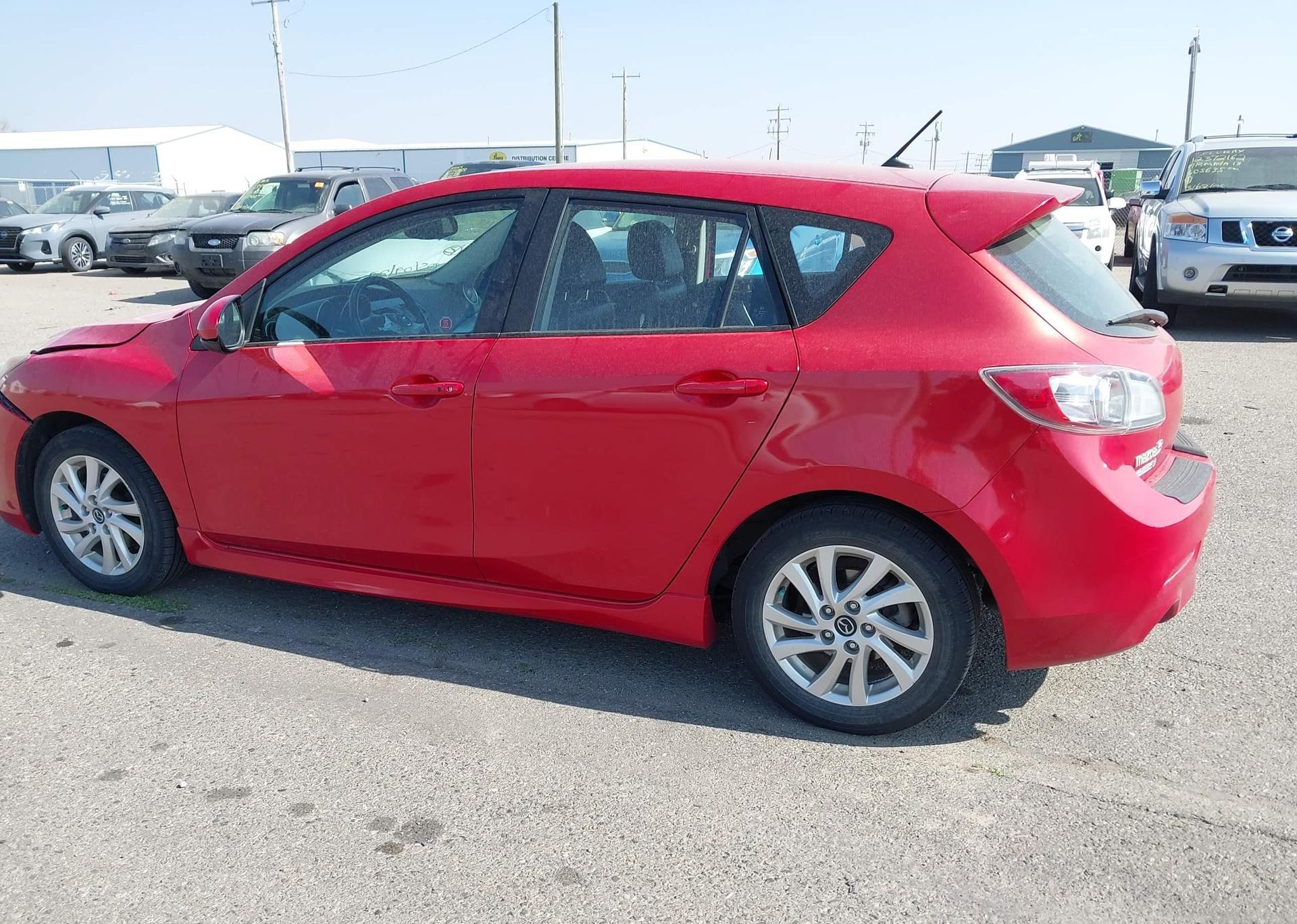 2013 MAZDA MAZDA3 GS-SKY