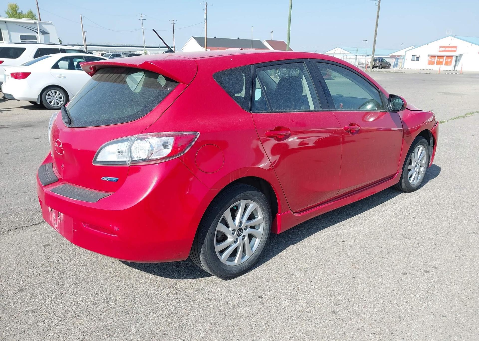 2013 MAZDA MAZDA3 GS-SKY