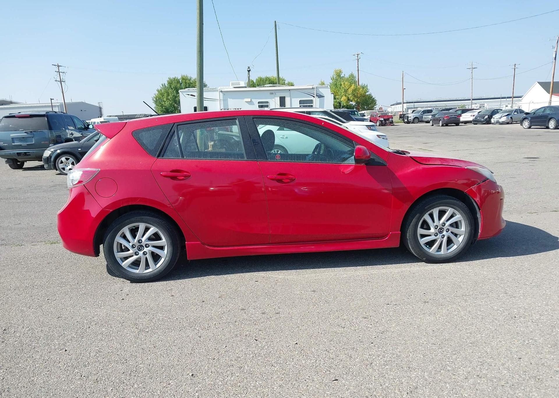 2013 MAZDA MAZDA3 GS-SKY