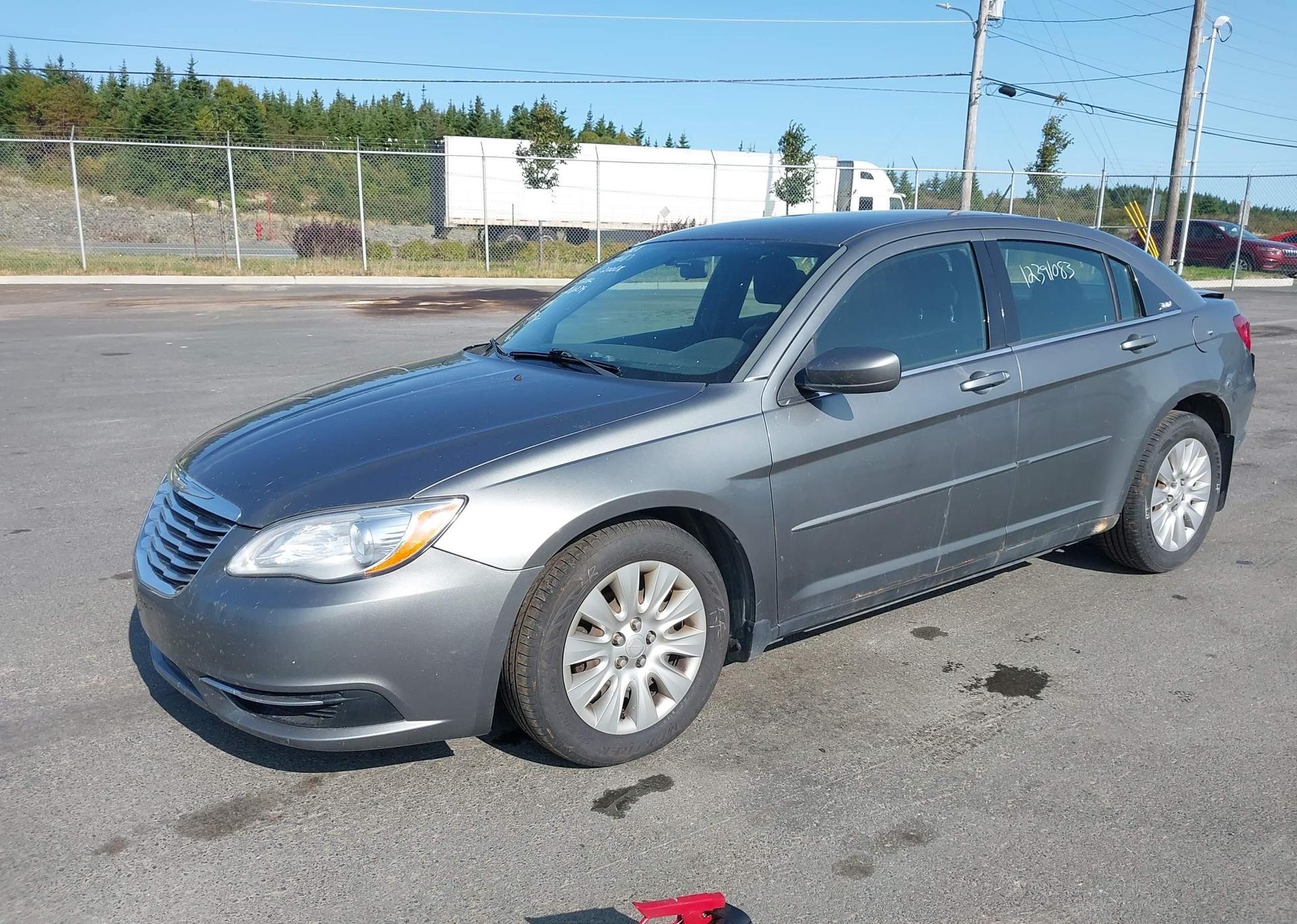 2013 CHRYSLER 200 LX