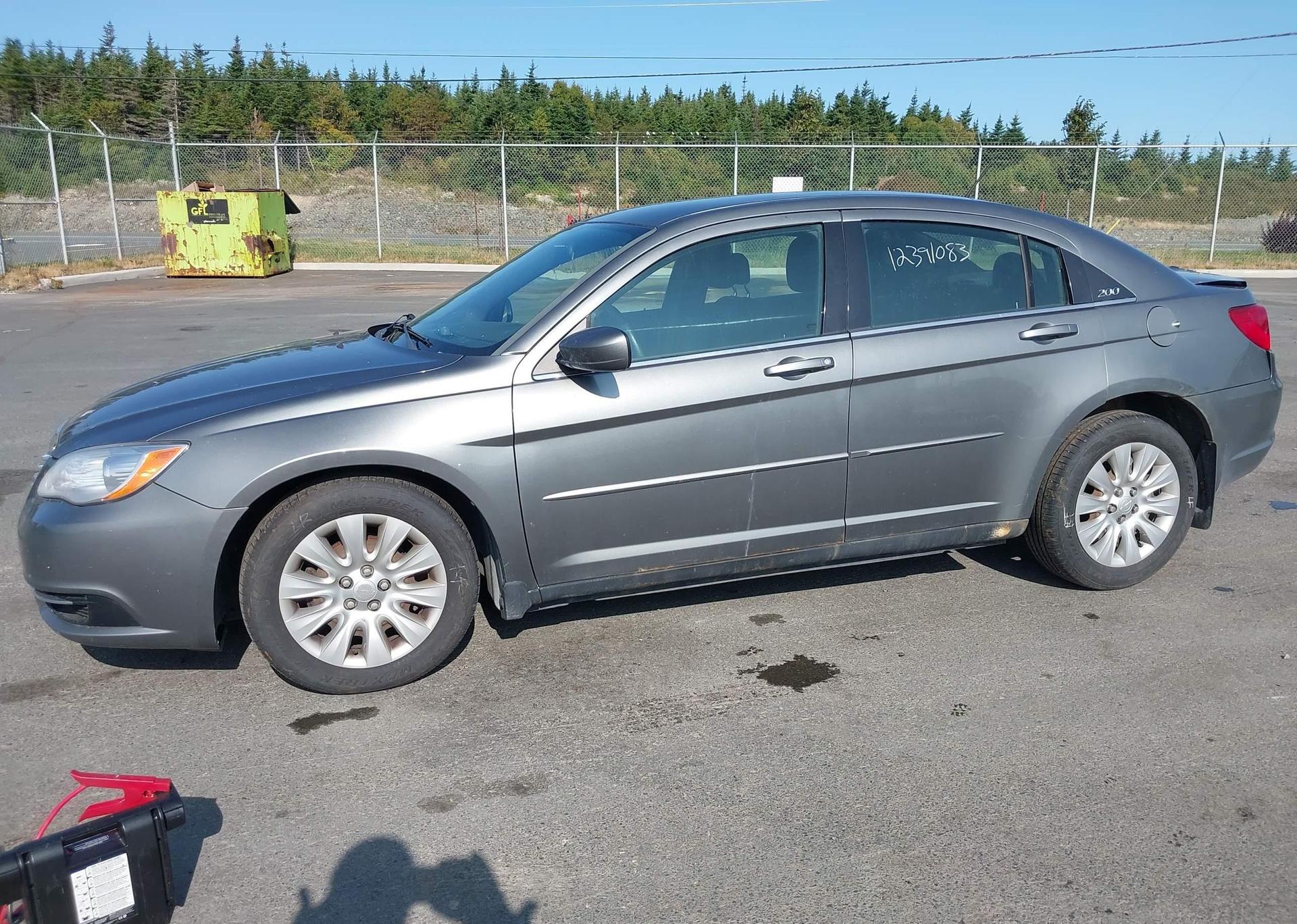 2013 CHRYSLER 200 LX