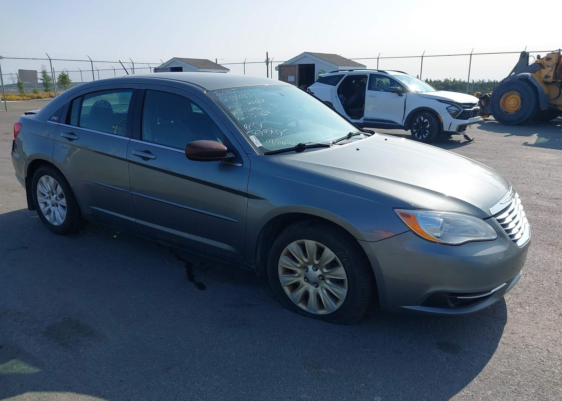 2013 CHRYSLER 200 LX