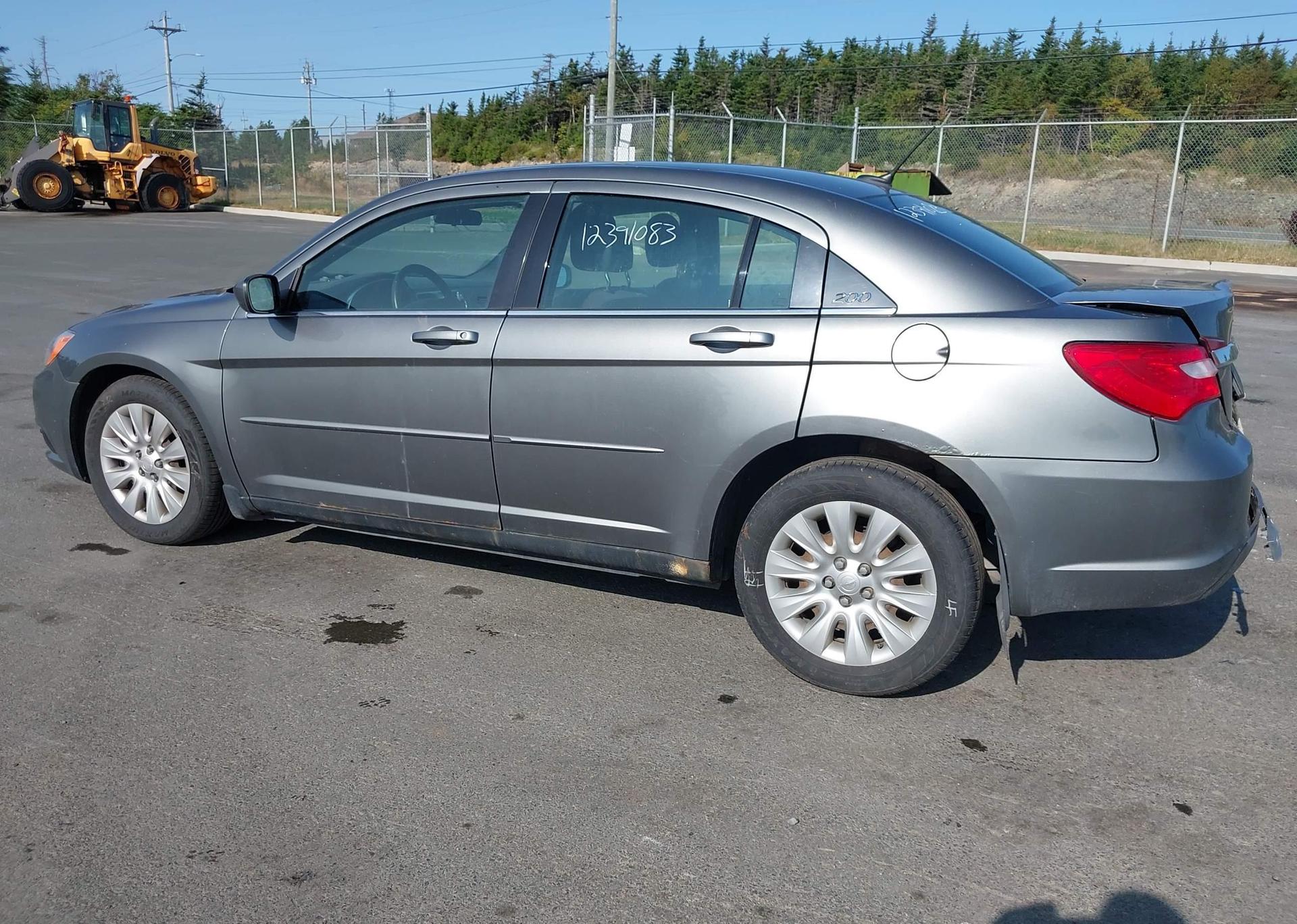 2013 CHRYSLER 200 LX