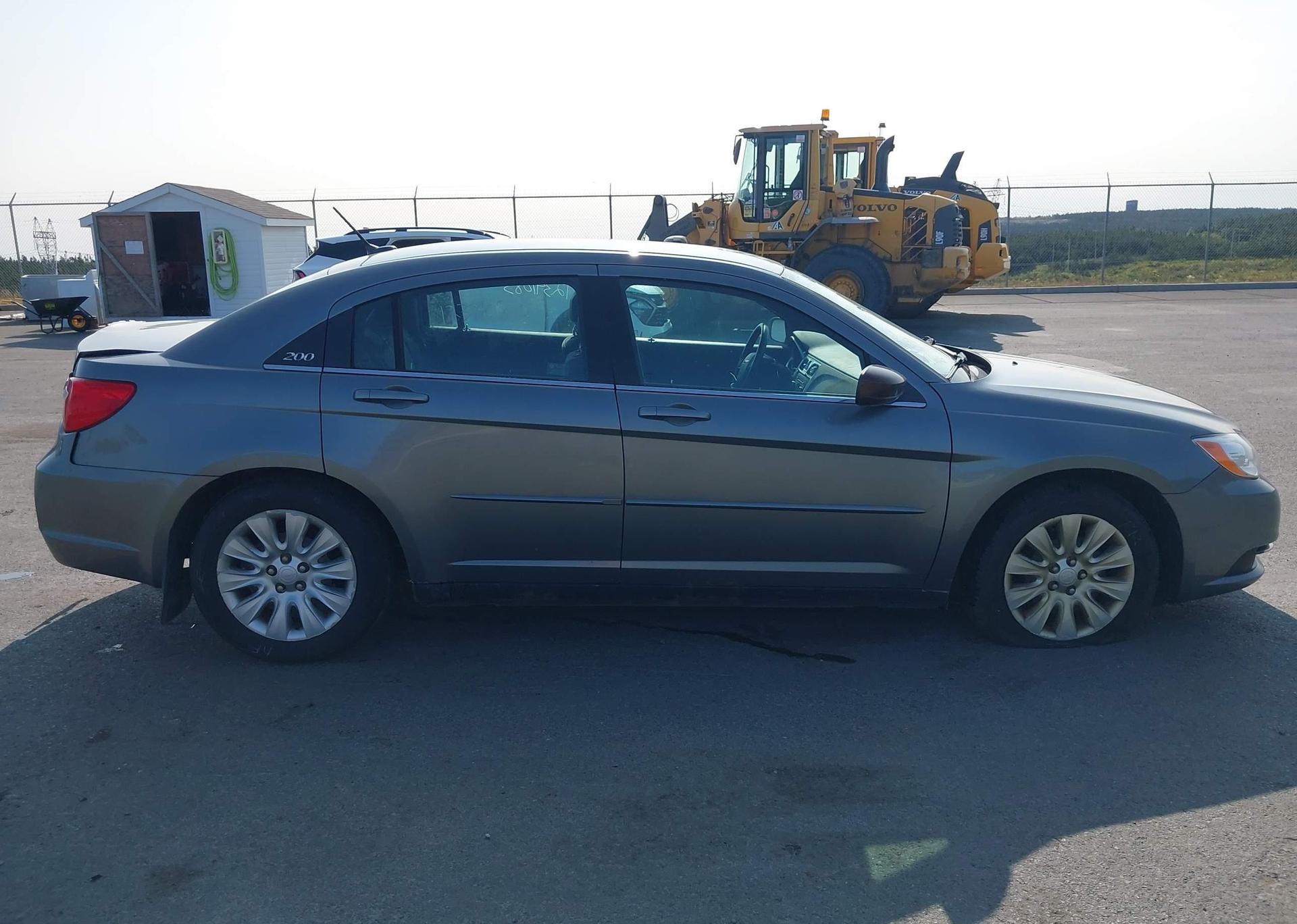 2013 CHRYSLER 200 LX