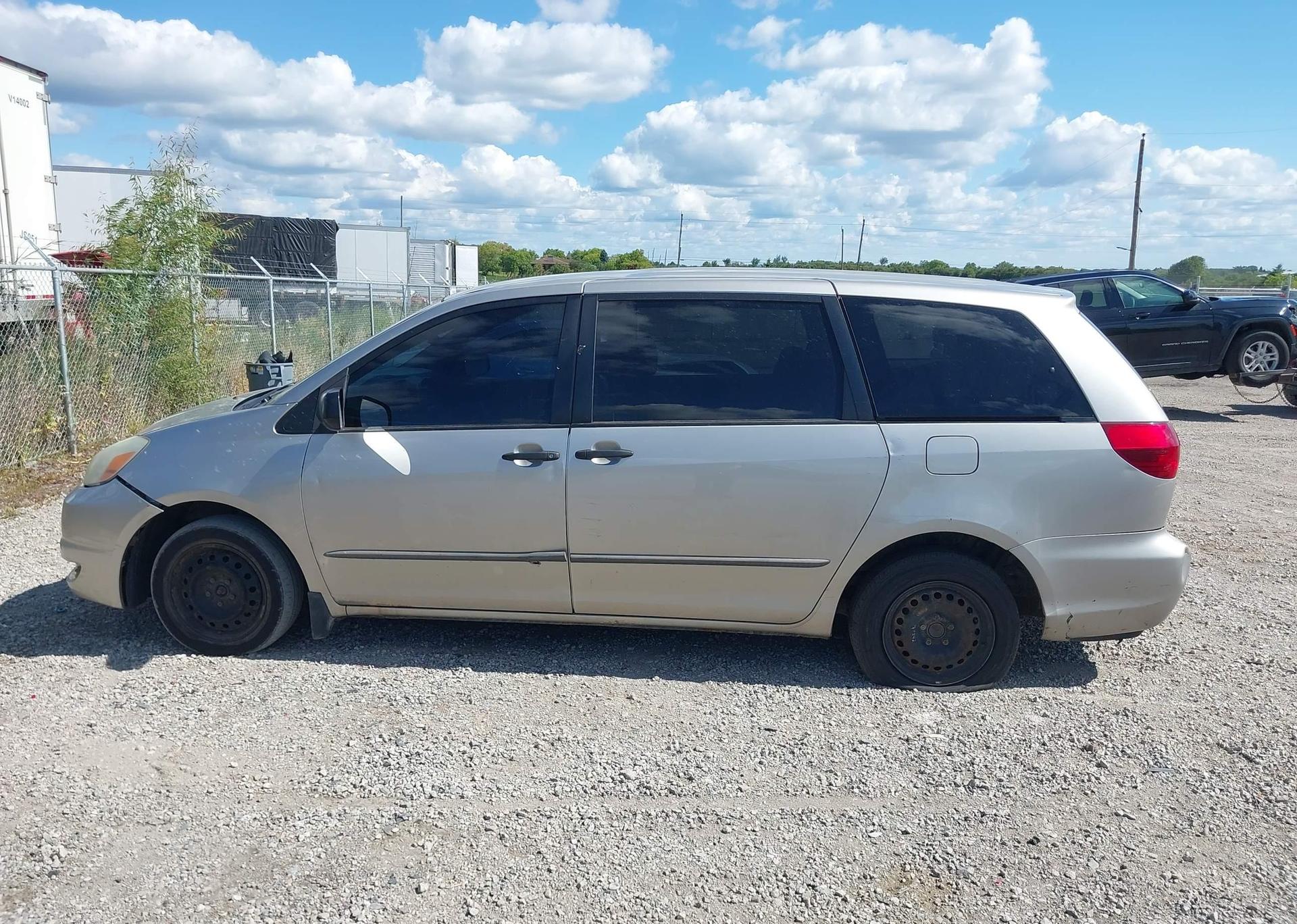 2005 TOYOTA SIENNA CE