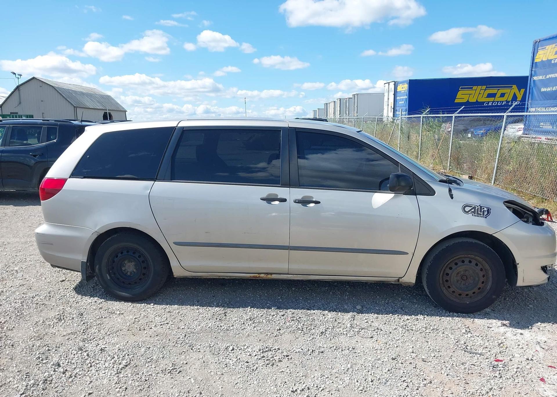 2005 TOYOTA SIENNA CE