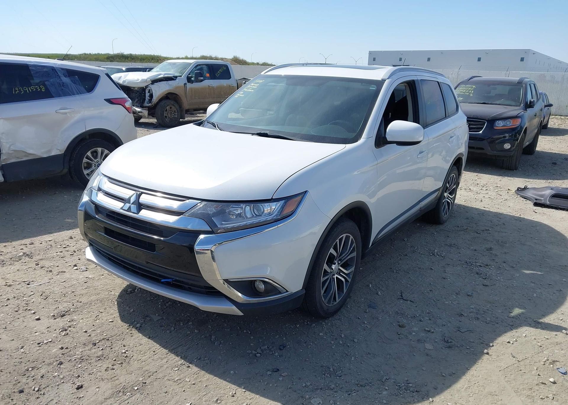 2016 MITSUBISHI OUTLANDER ES