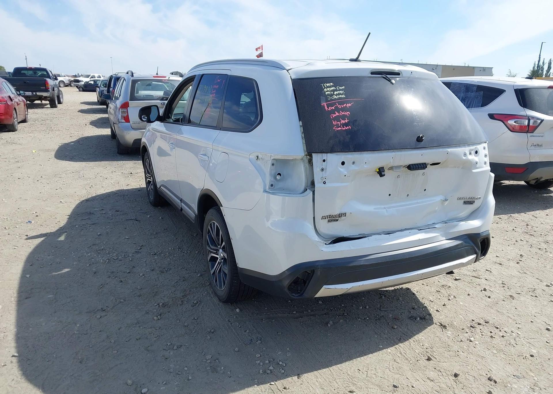 2016 MITSUBISHI OUTLANDER ES