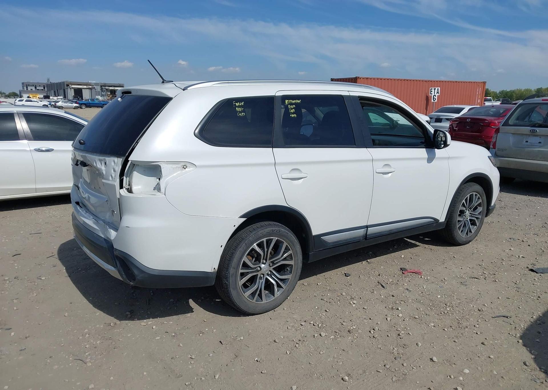 2016 MITSUBISHI OUTLANDER ES