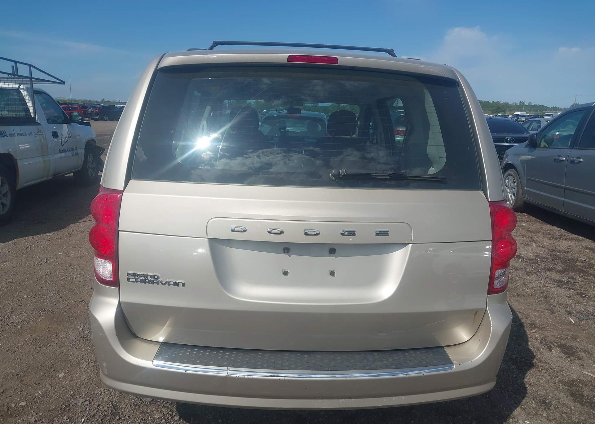 2013 DODGE GRAND CARAVAN SE