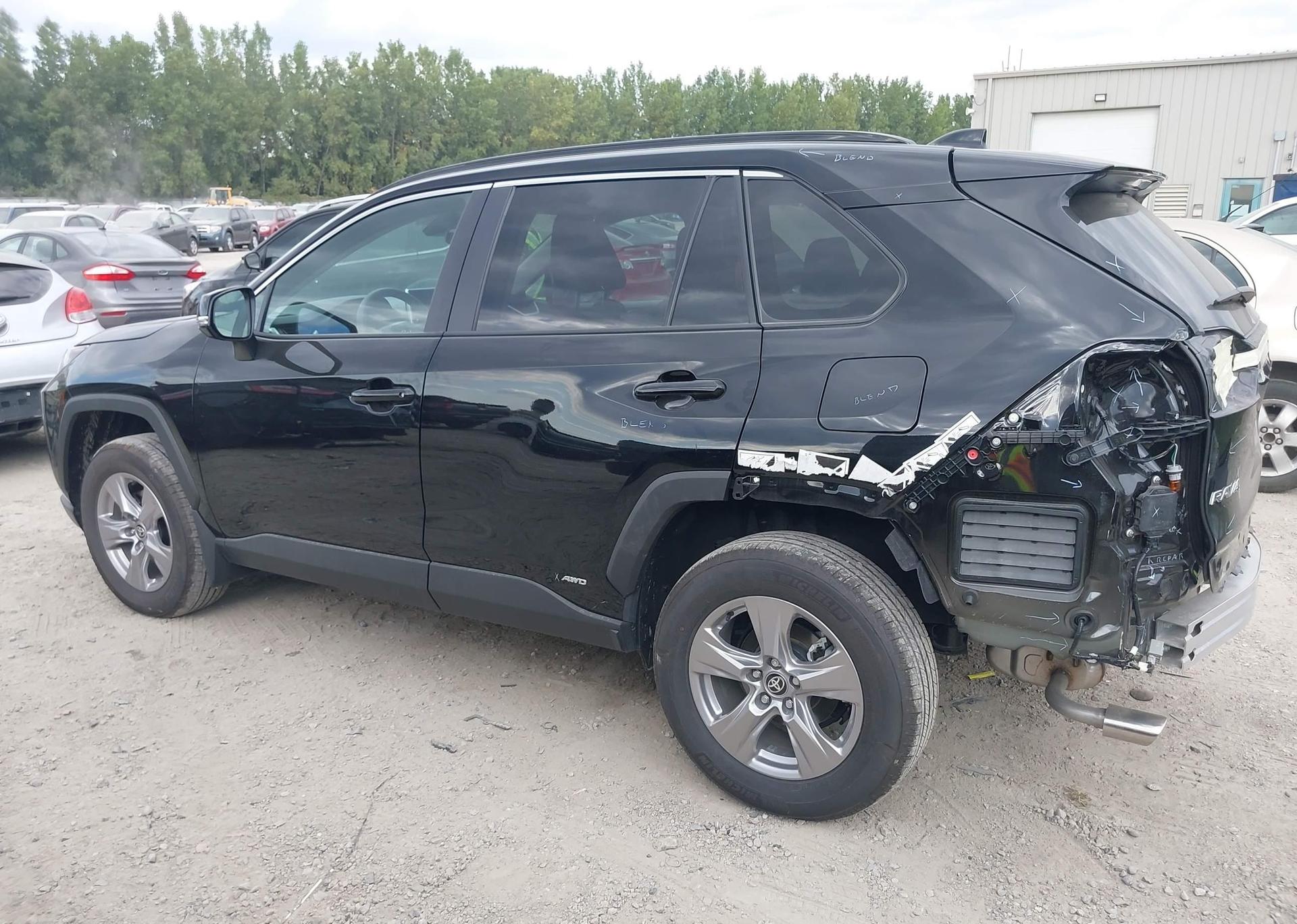 2025 TOYOTA RAV4 HYBRID XLE