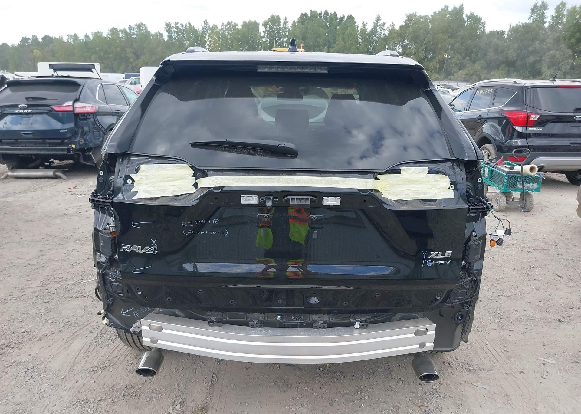 2025 TOYOTA RAV4 HYBRID XLE