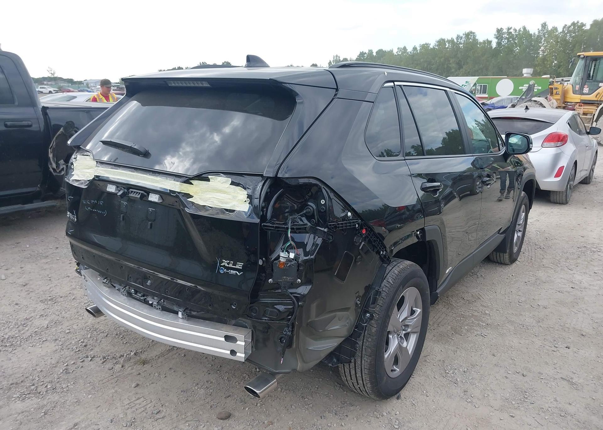 2025 TOYOTA RAV4 HYBRID XLE