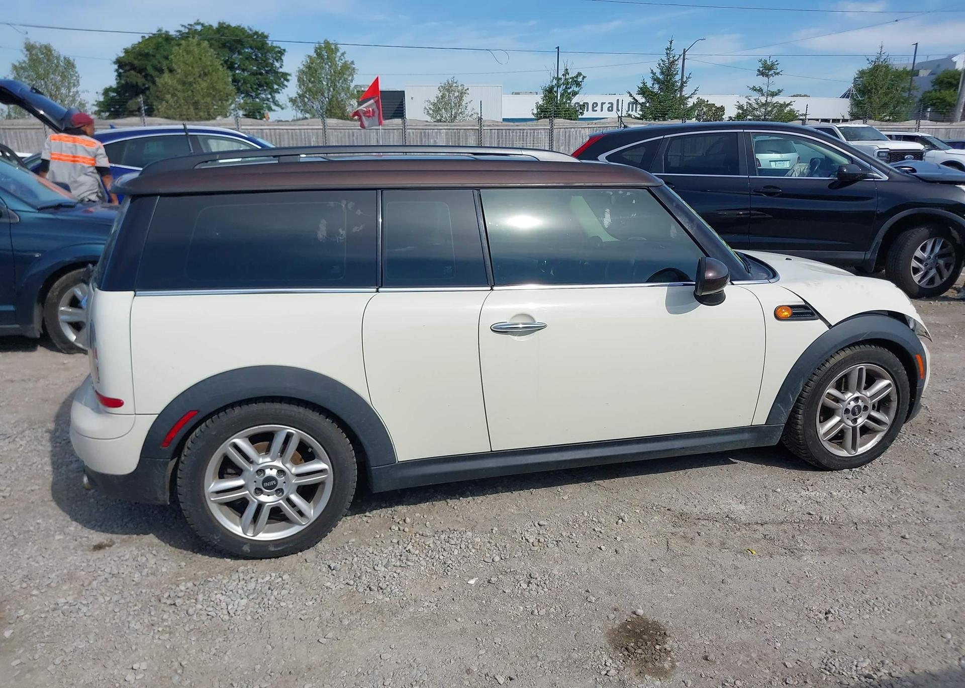 2013 MINI CLUBMAN COOPER