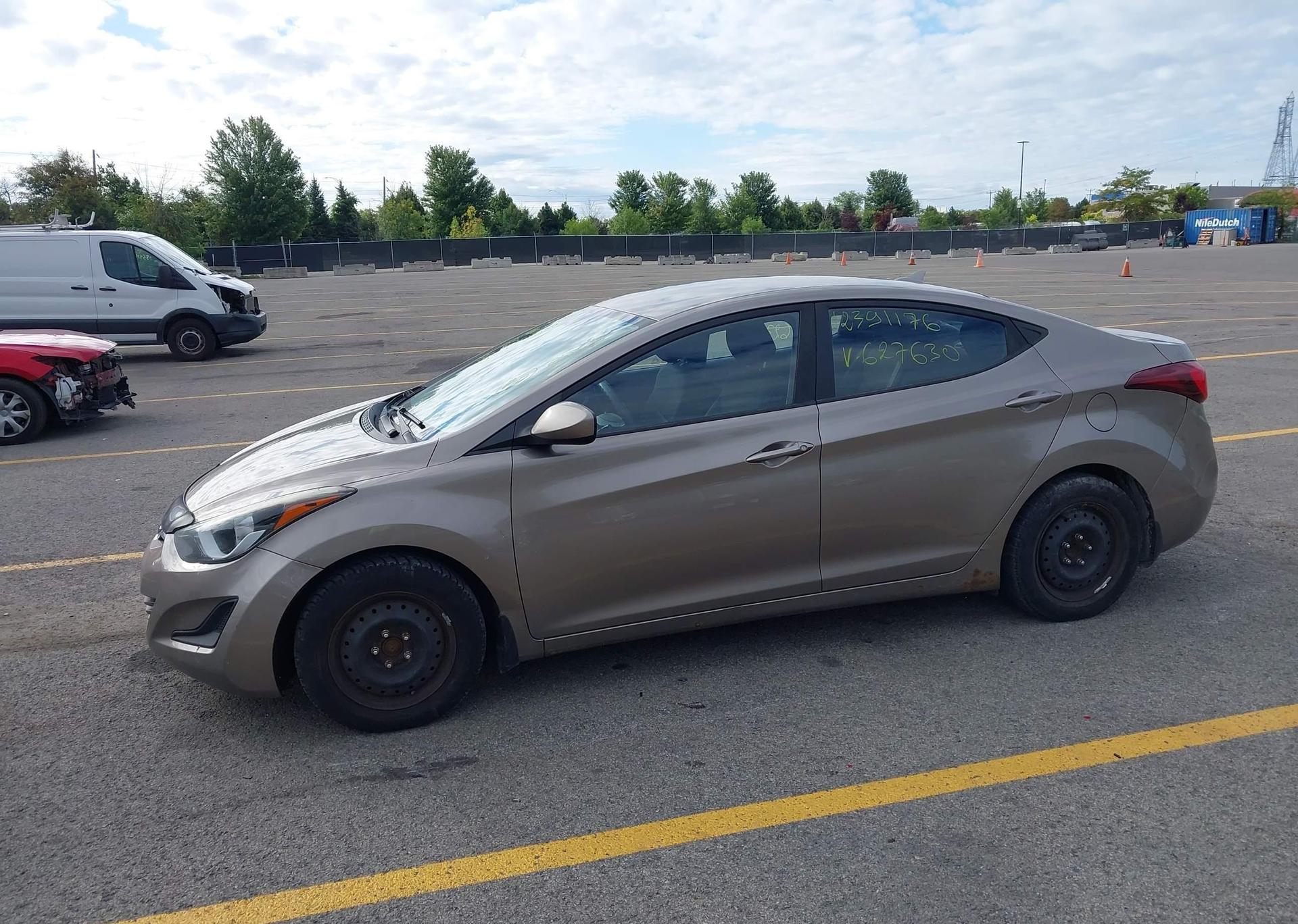 2015 HYUNDAI ELANTRA SE