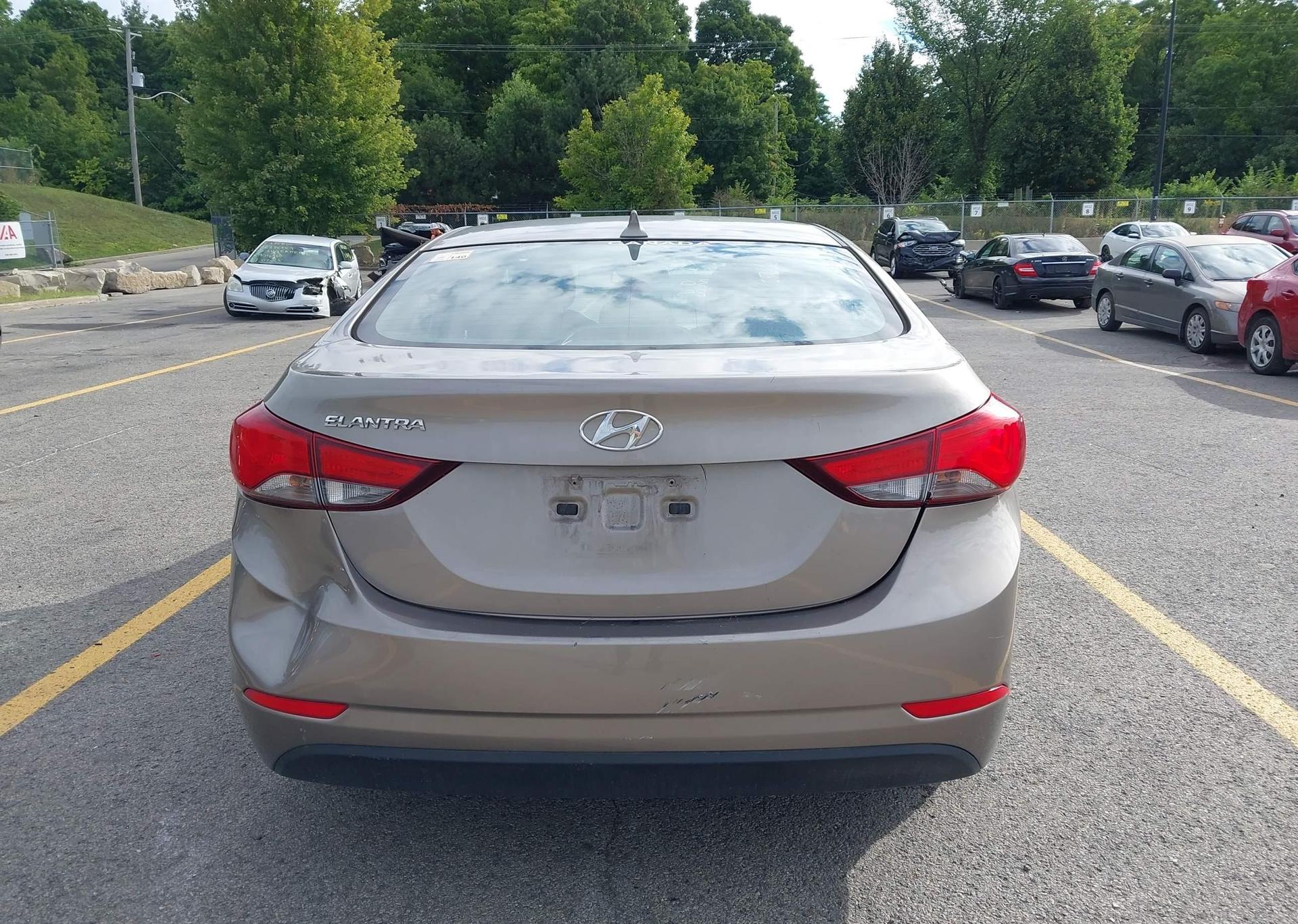 2015 HYUNDAI ELANTRA SE
