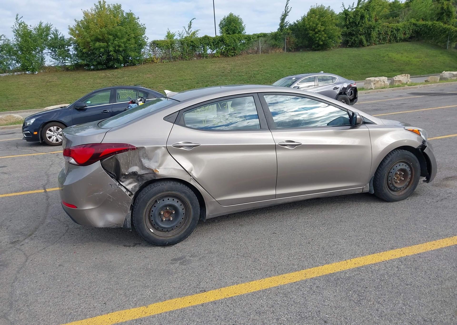 2015 HYUNDAI ELANTRA SE