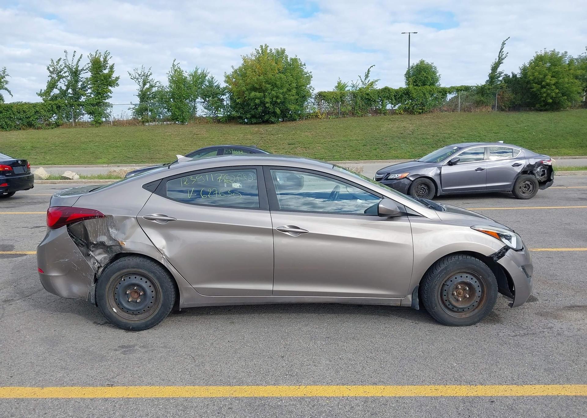 2015 HYUNDAI ELANTRA SE