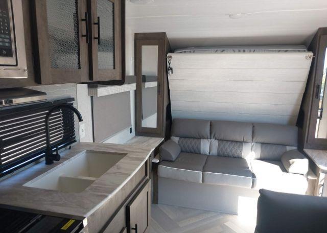 2021 FOREST RIVER WILDWOOD TRAVEL TRAILER