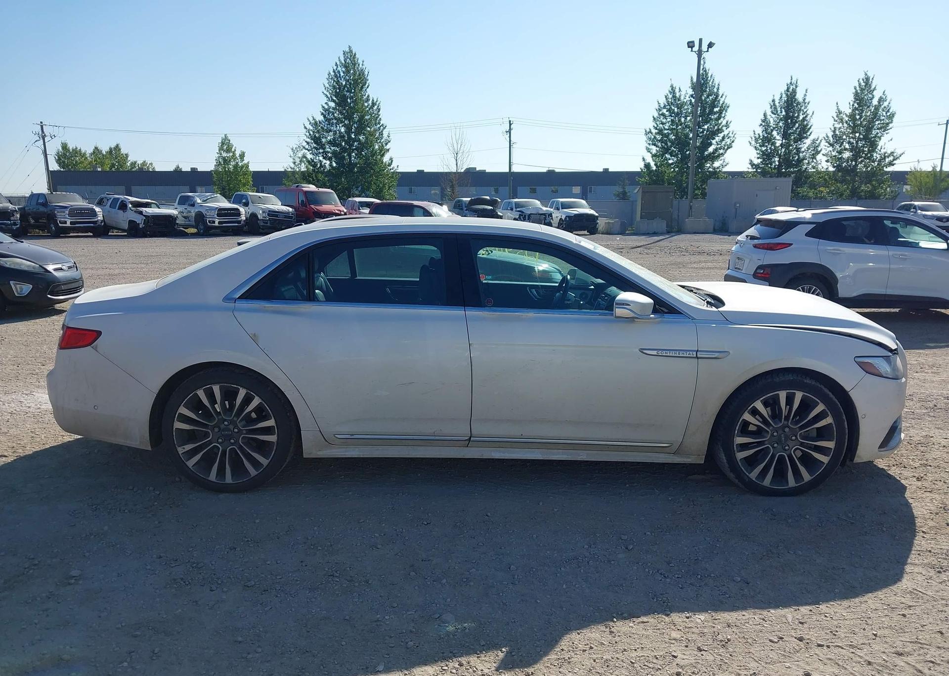 2017 LINCOLN CONTINENTAL RESERVE