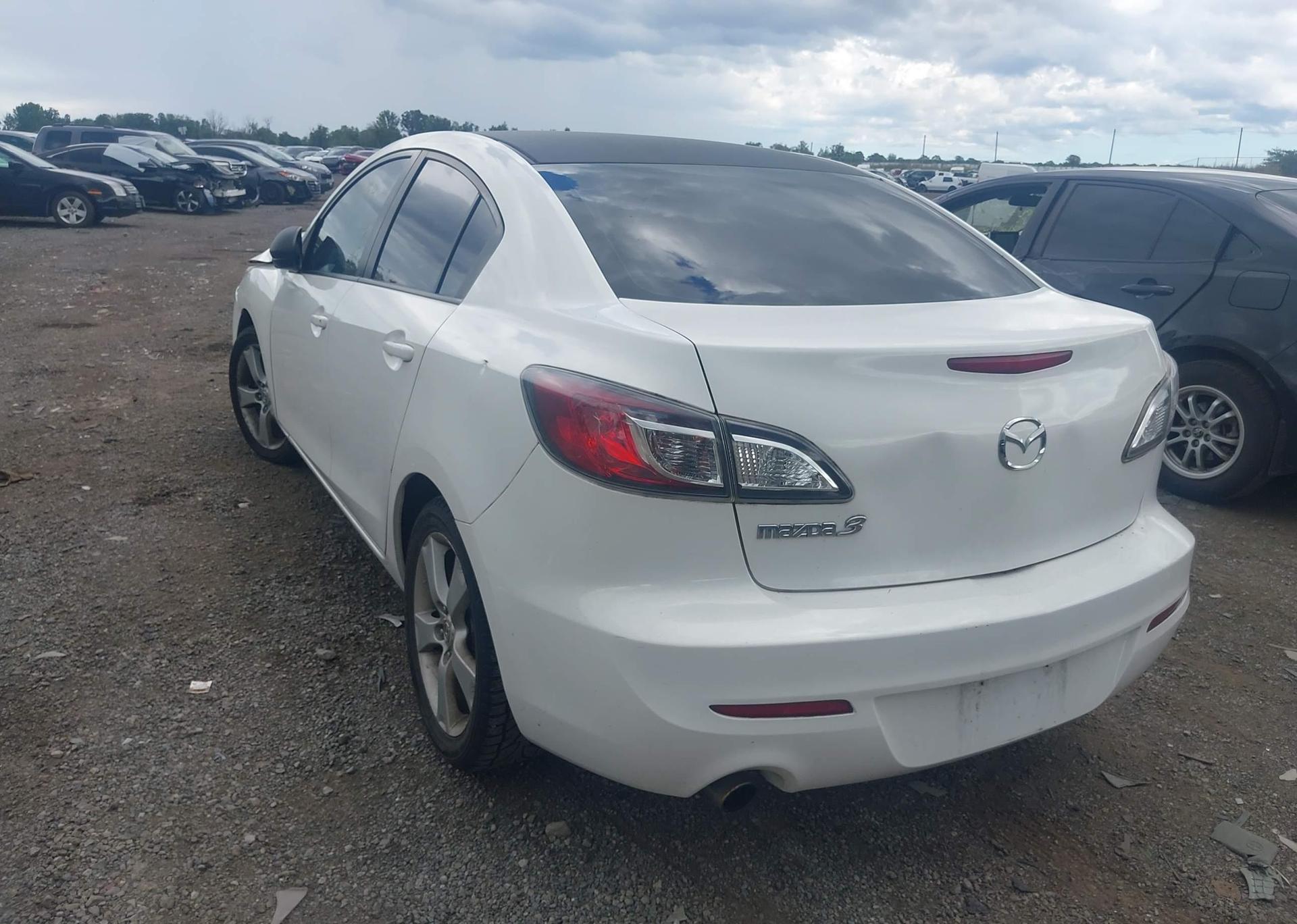 2012 MAZDA 3 I