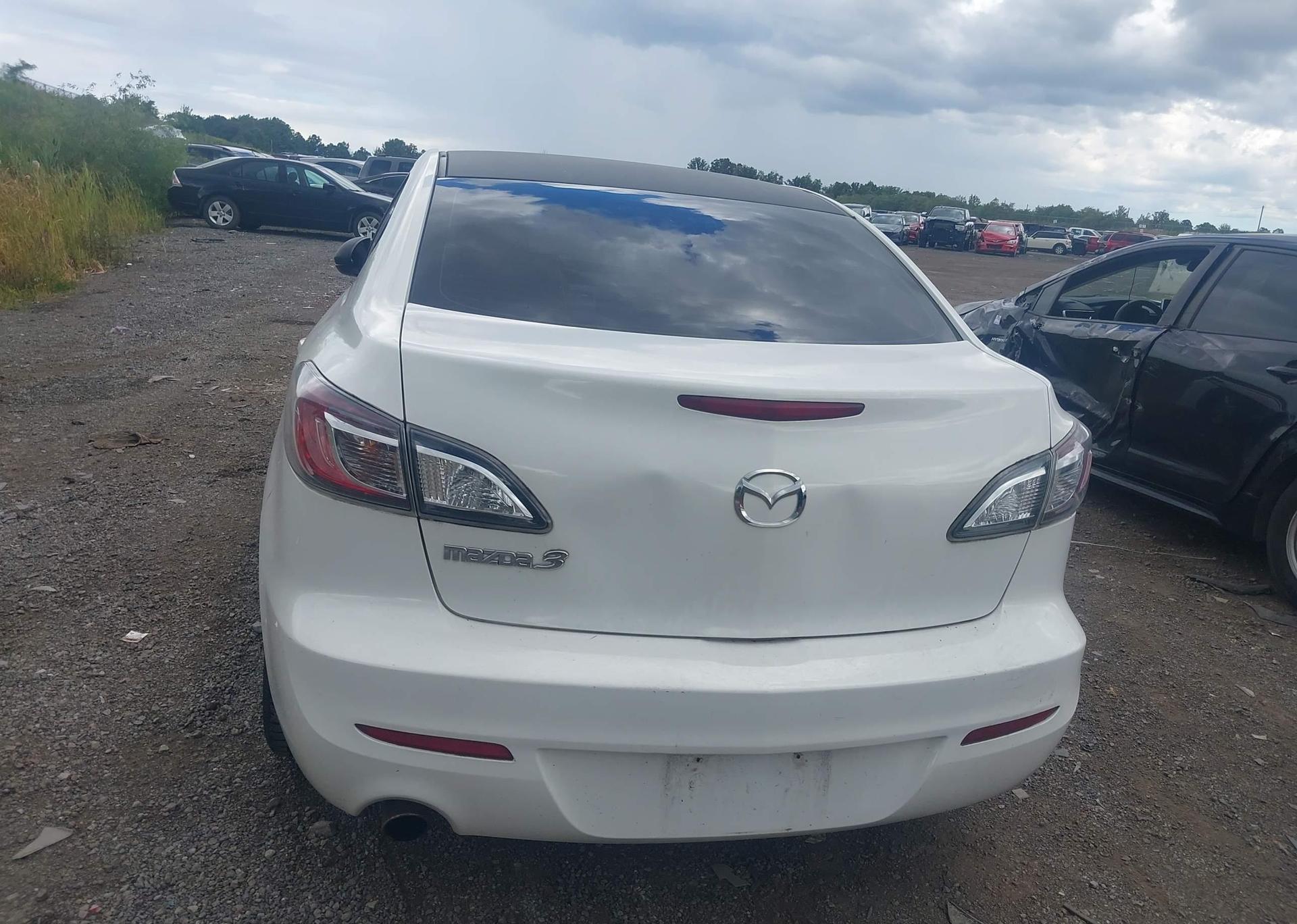 2012 MAZDA 3 I