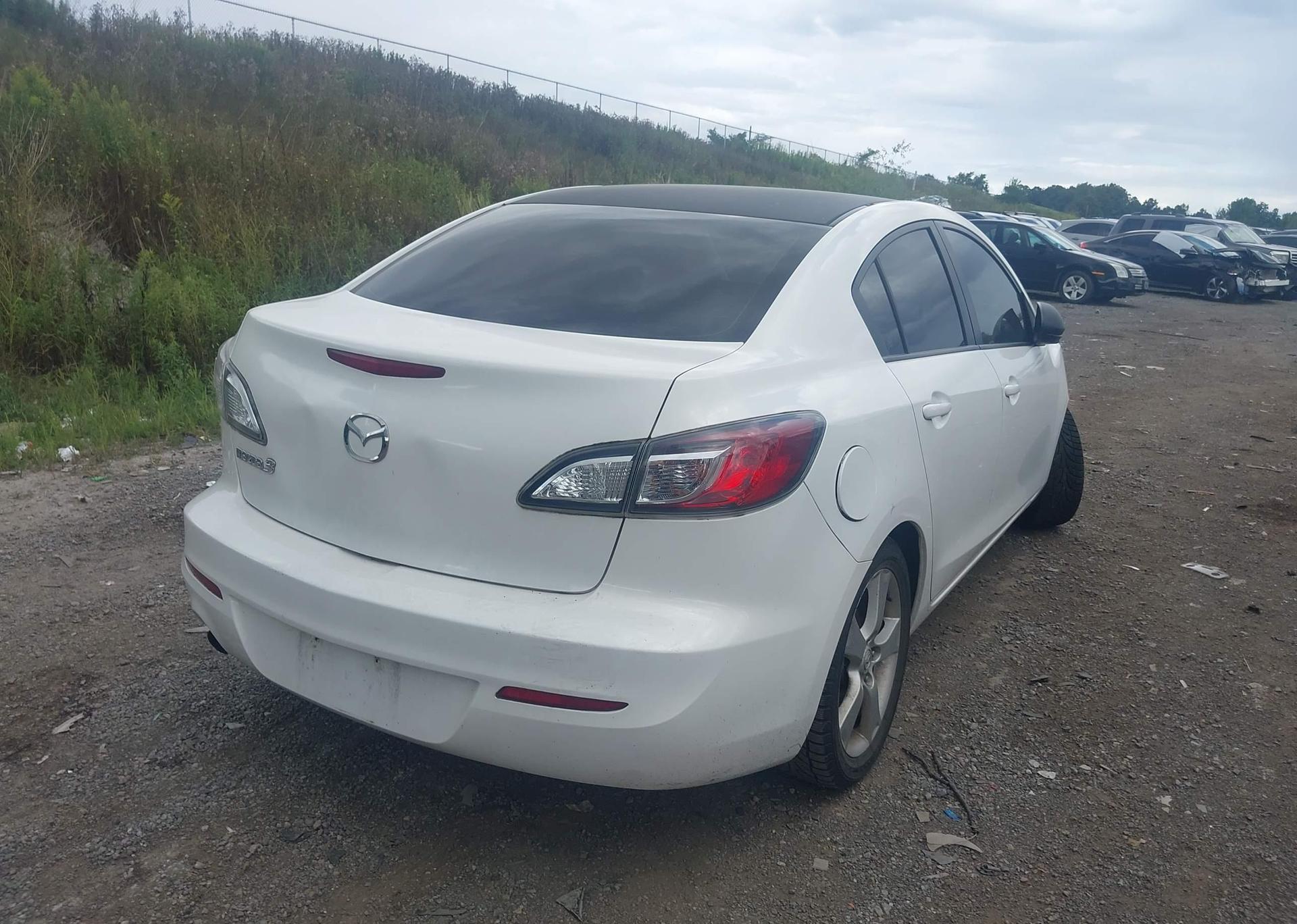 2012 MAZDA 3 I