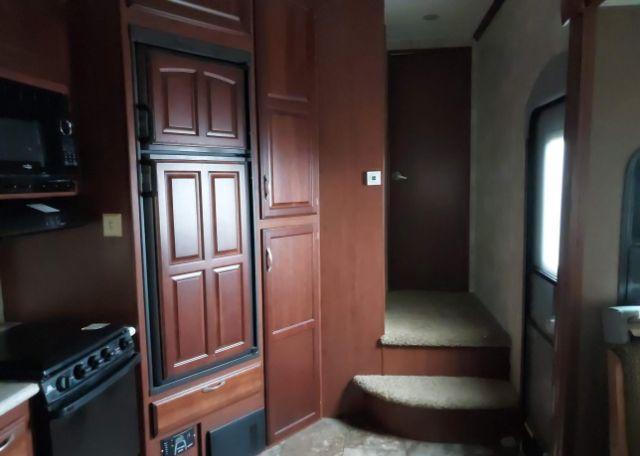 2014 WINNEBAGO MINNIE PLUS 5TH WHEEL TRAILER