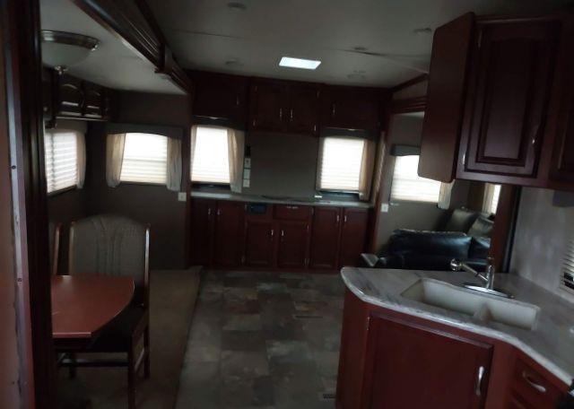 2014 WINNEBAGO MINNIE PLUS 5TH WHEEL TRAILER