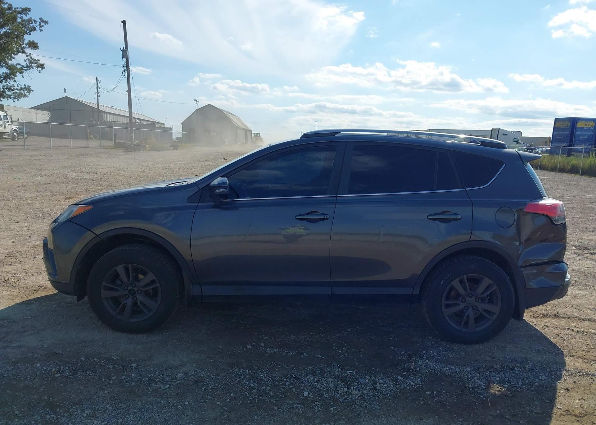 2018 TOYOTA RAV4 LE