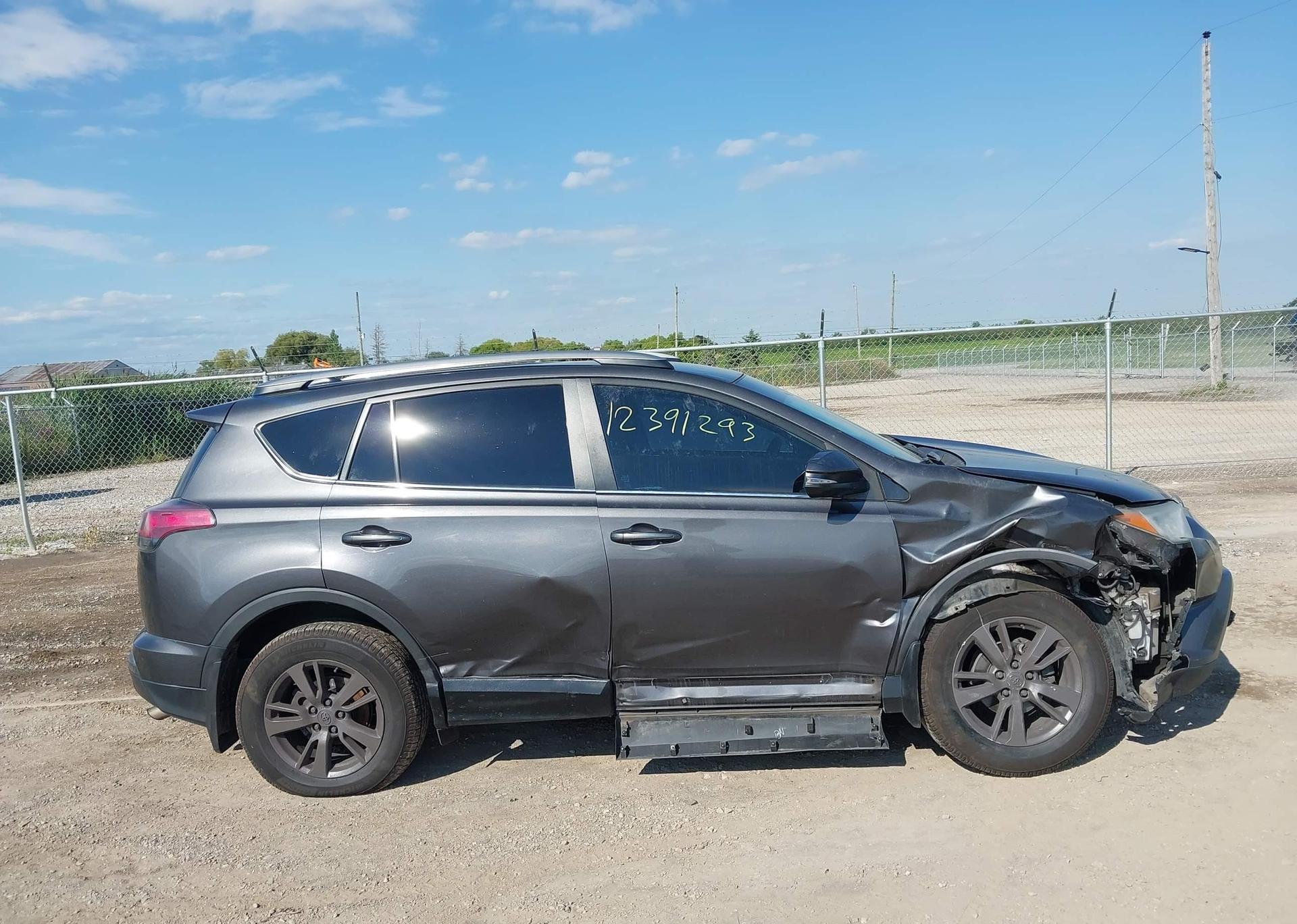 2018 TOYOTA RAV4 LE