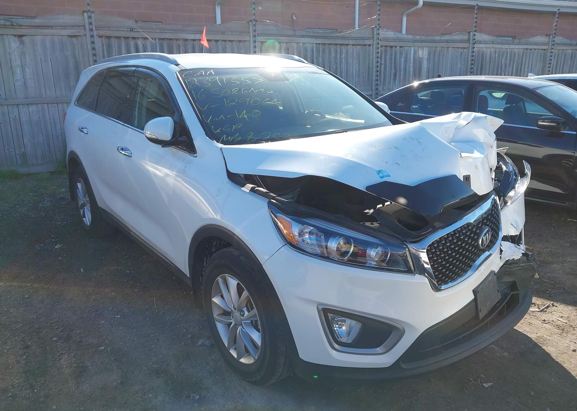2016 KIA SORENTO LX