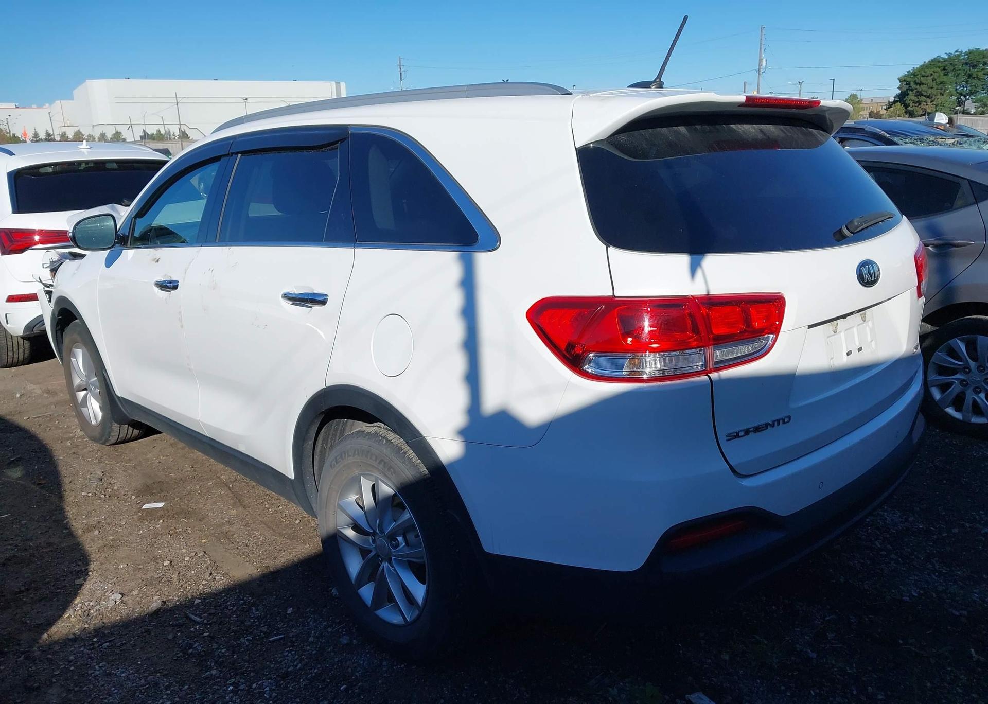 2016 KIA SORENTO LX