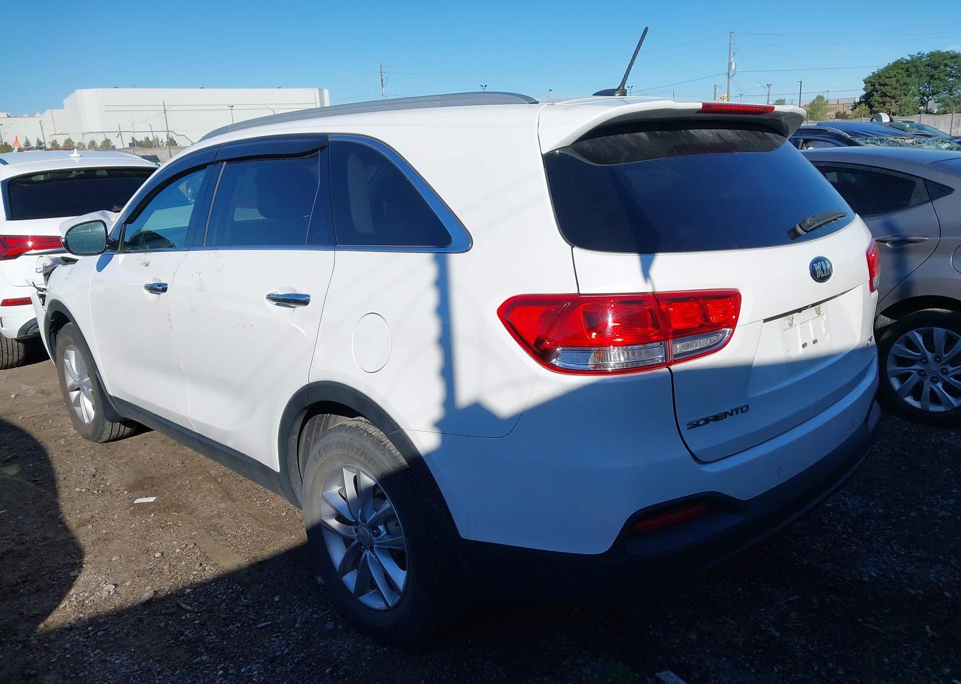 2016 KIA SORENTO LX