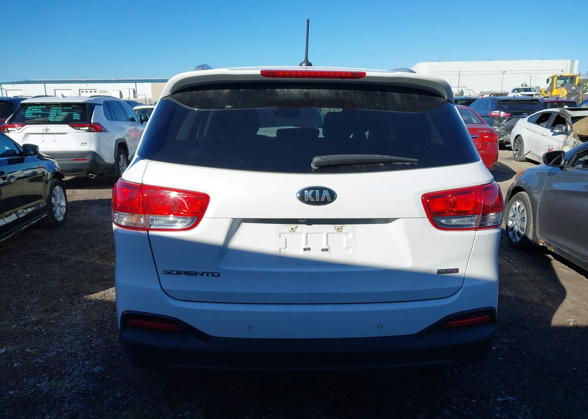 2016 KIA SORENTO LX