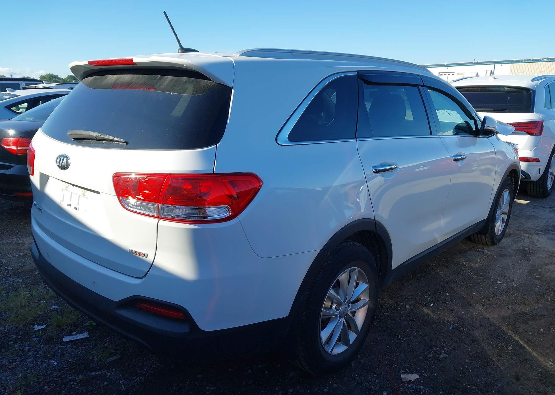 2016 KIA SORENTO LX