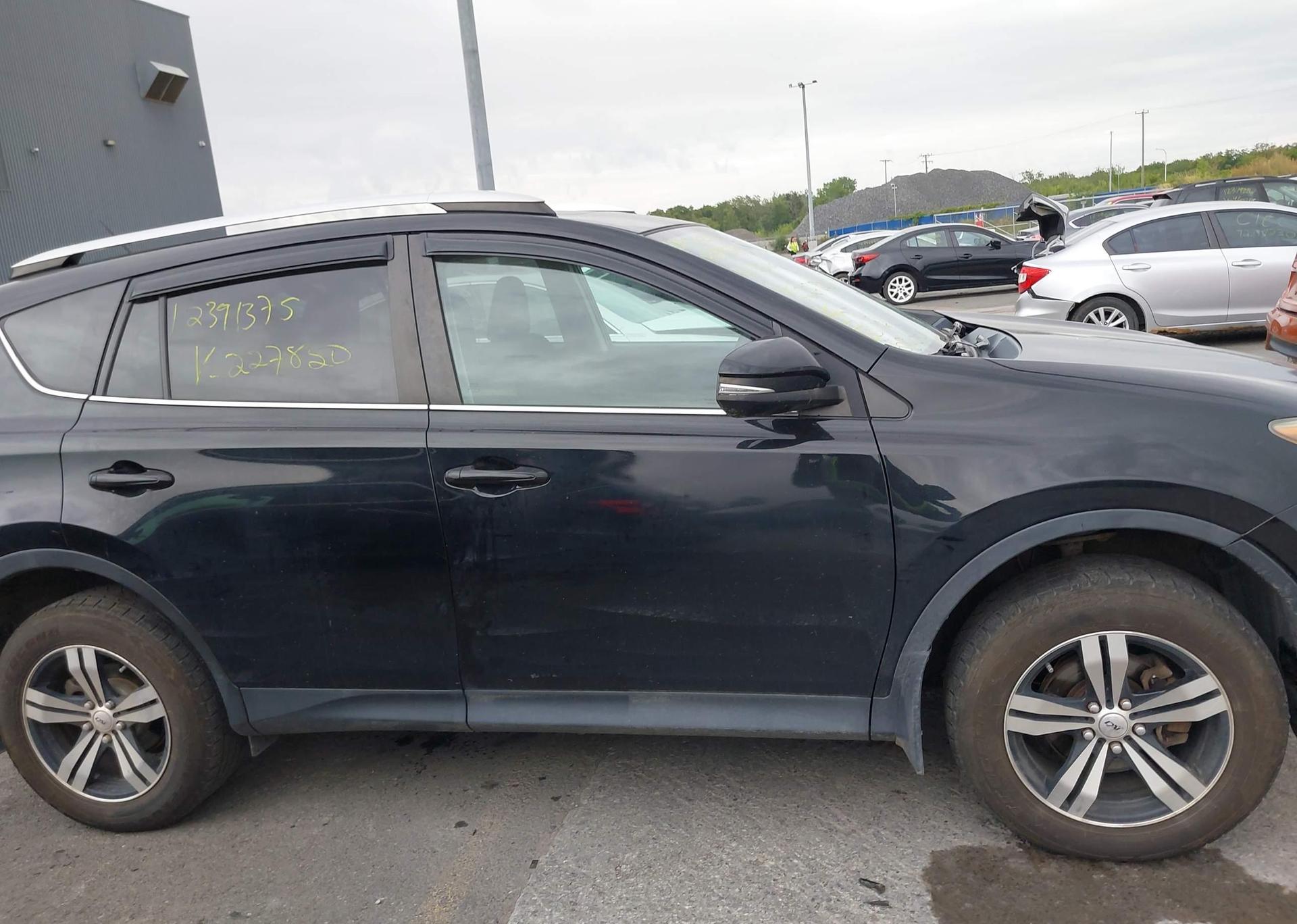 2014 TOYOTA RAV4 XLE
