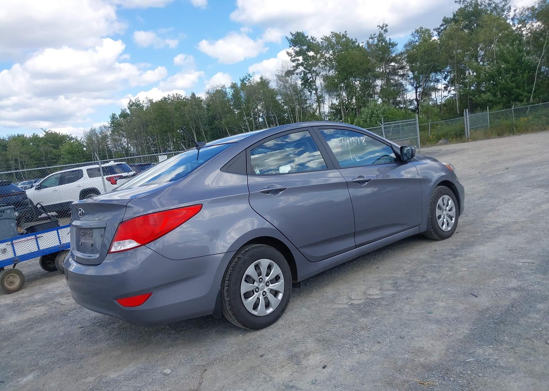 2016 HYUNDAI ACCENT LE