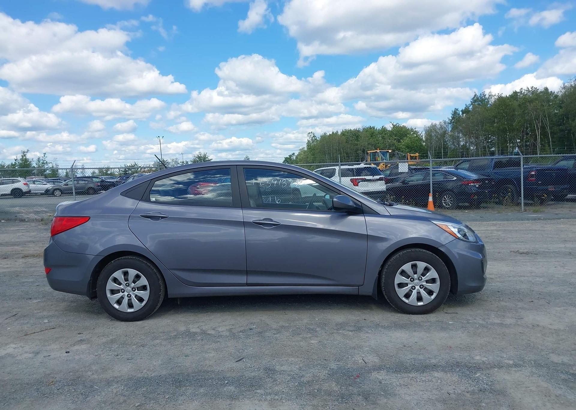 2016 HYUNDAI ACCENT LE