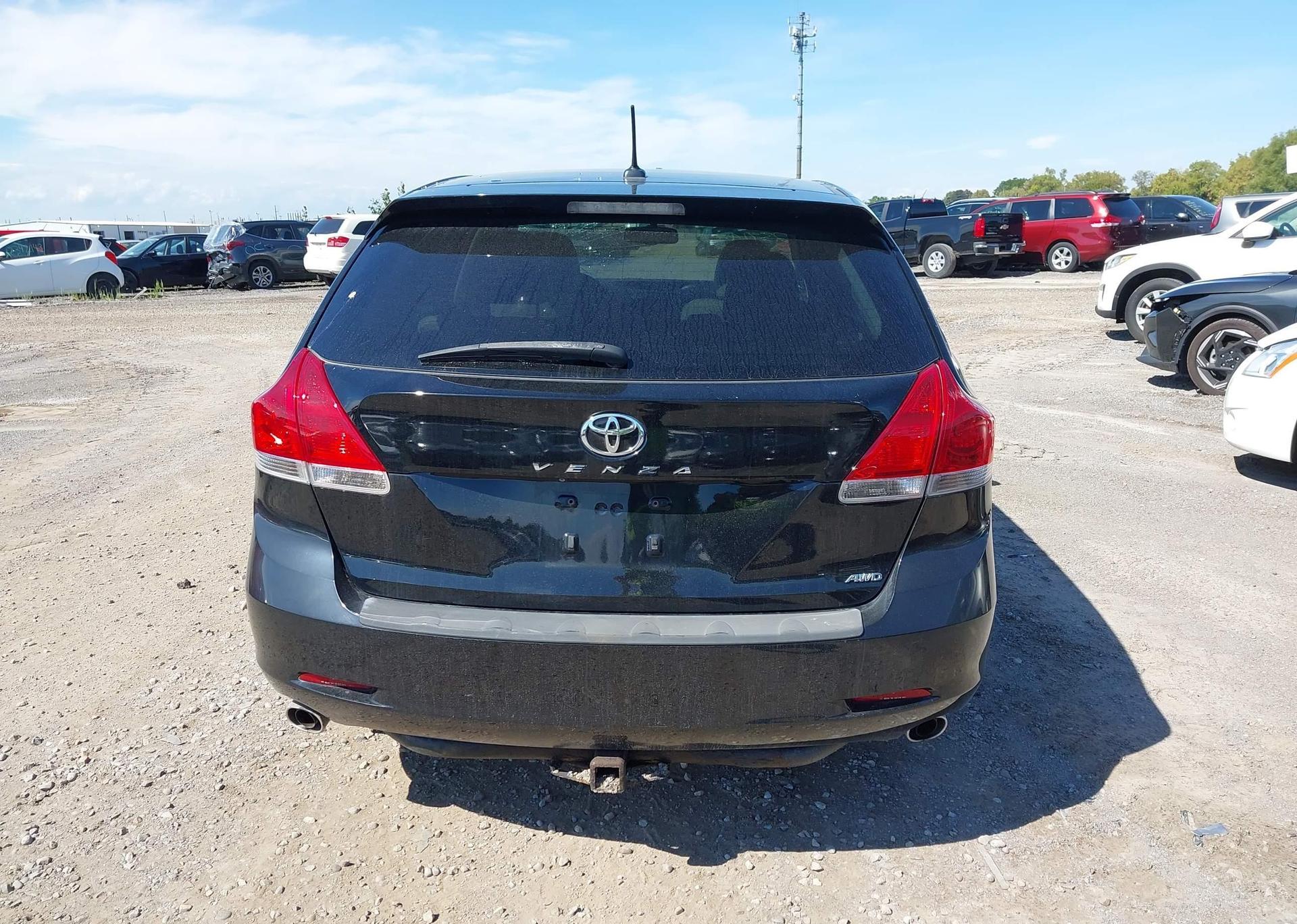 2012 TOYOTA VENZA LE