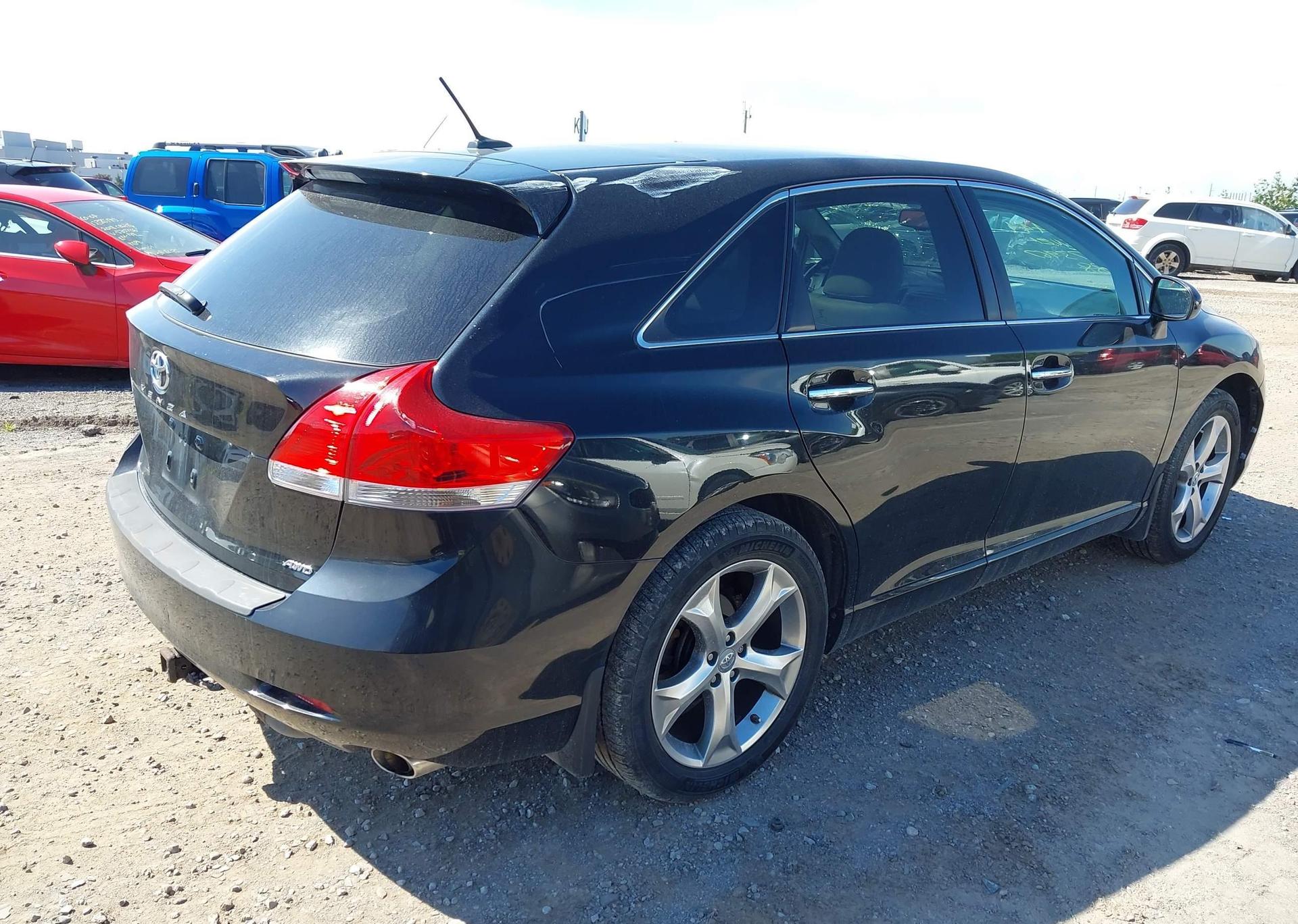 2012 TOYOTA VENZA LE