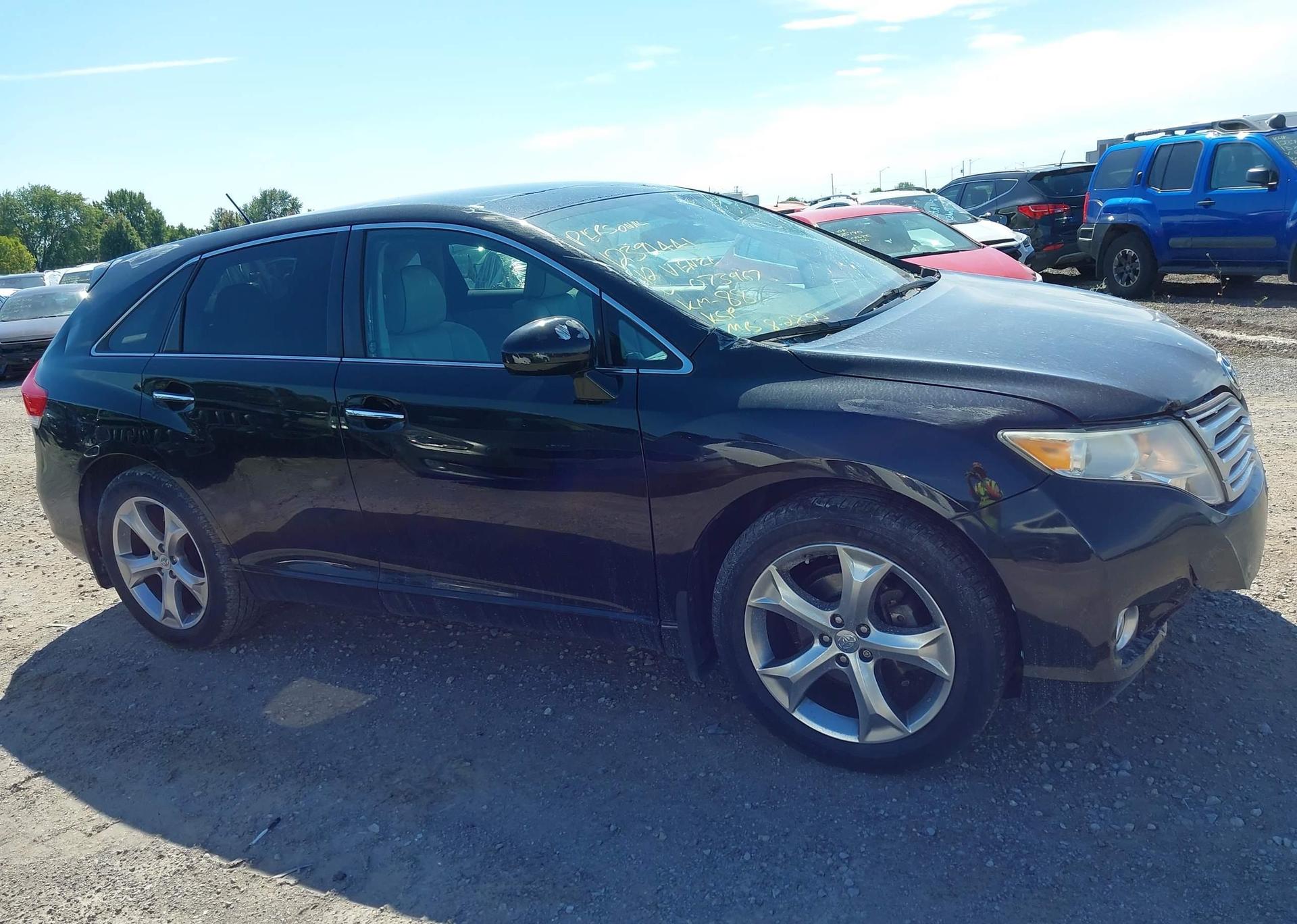 2012 TOYOTA VENZA LE