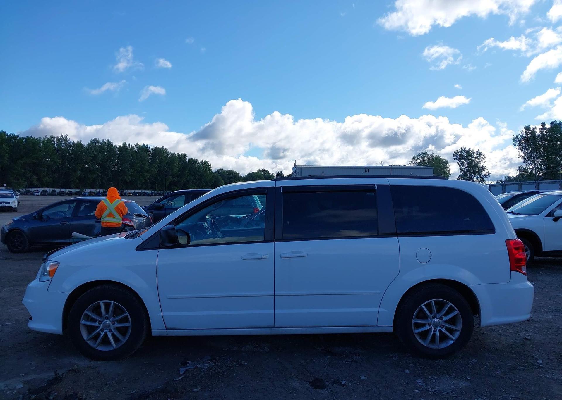 2015 DODGE GRAND CARAVAN SE