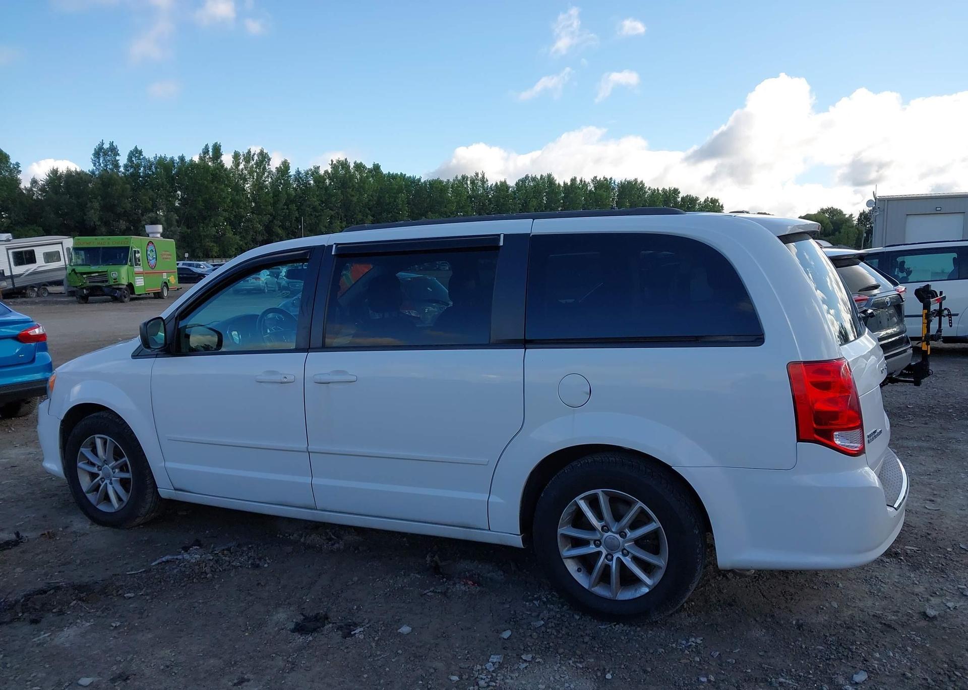 2015 DODGE GRAND CARAVAN SE