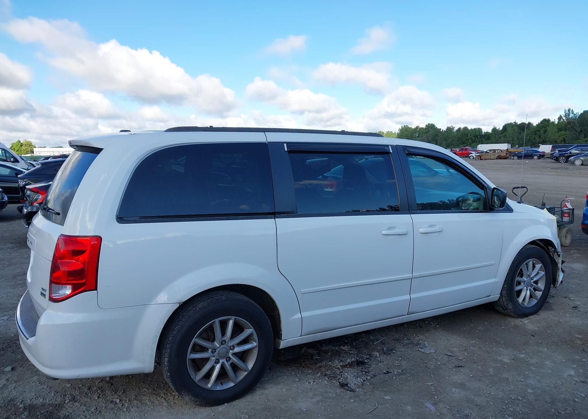 2015 DODGE GRAND CARAVAN SE