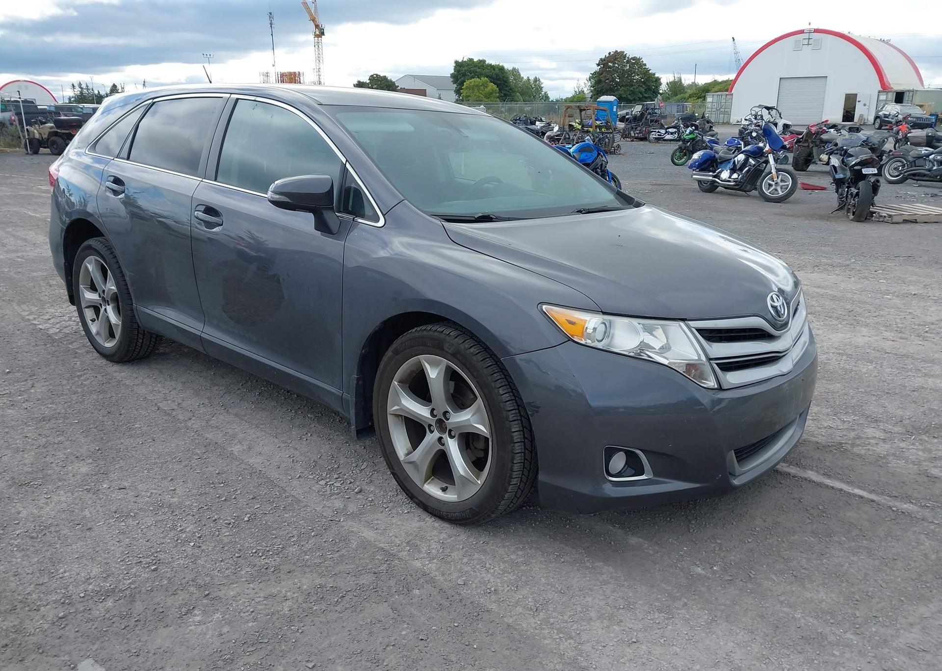 2015 TOYOTA VENZA LE